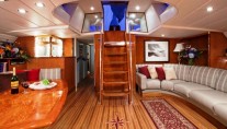 Sailing yacht APACHE -  Salon